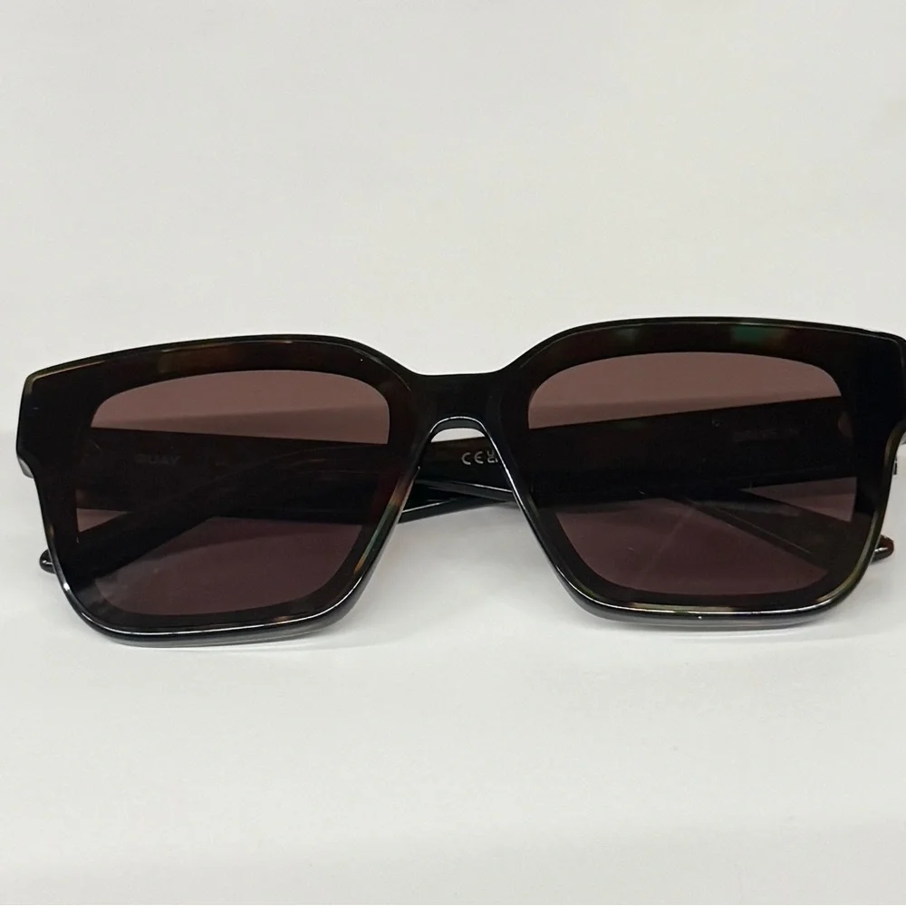 QUAY AUSTRALIA DRIVE IN Dappled Green Tortoise Frame / Brown Lens